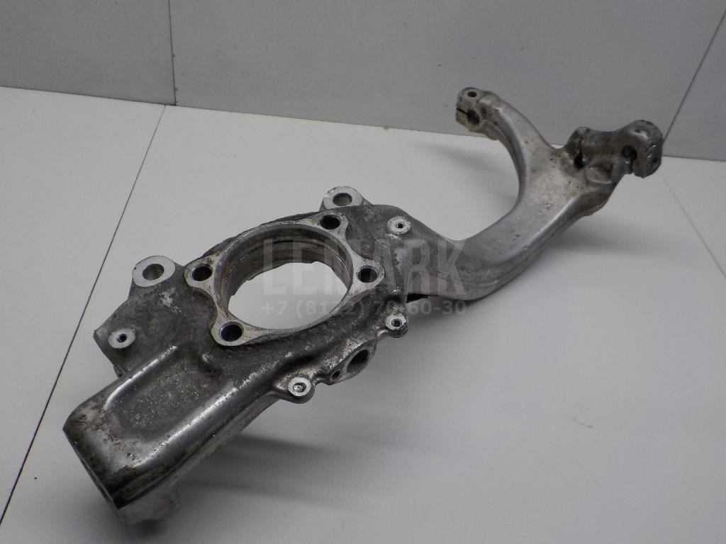 Кулак поворотный передний правый