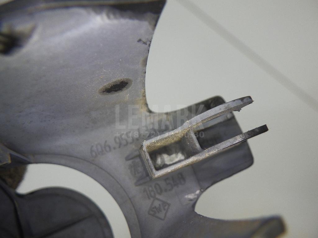 Крышка поводка стеклоочистителя