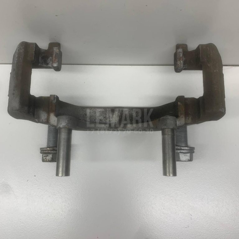 Скоба суппорта переднего