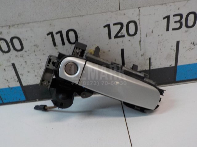 Ручка двери передней наружная правая