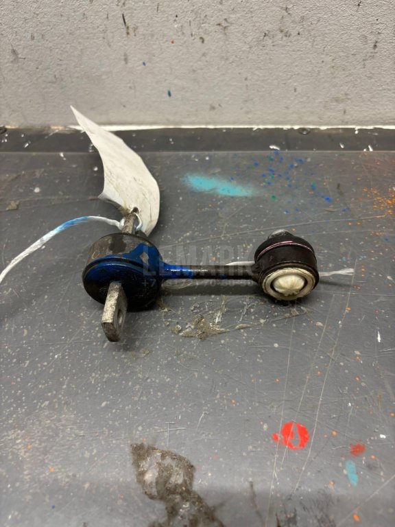 Стойка заднего стабилизатора