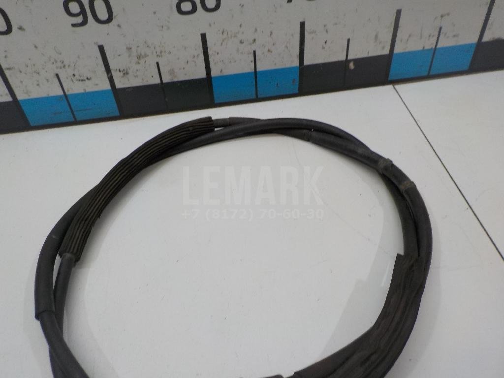 Трос стояночного тормоза правый