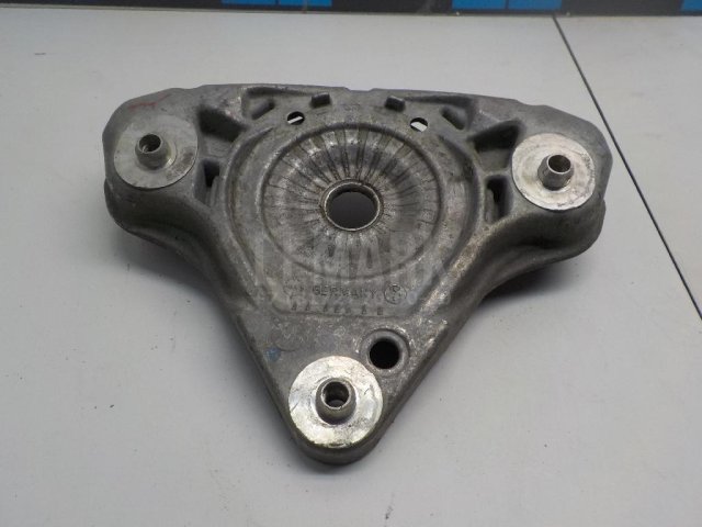 Кронштейн амортизатора