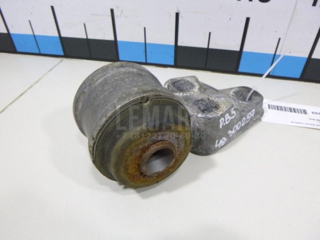 Сайлентблок задней балки правый