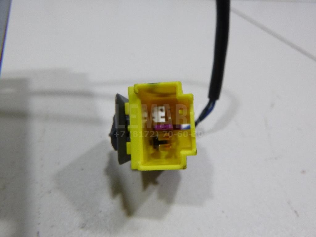 Подушка безопасности пассажирская (в торпедо)