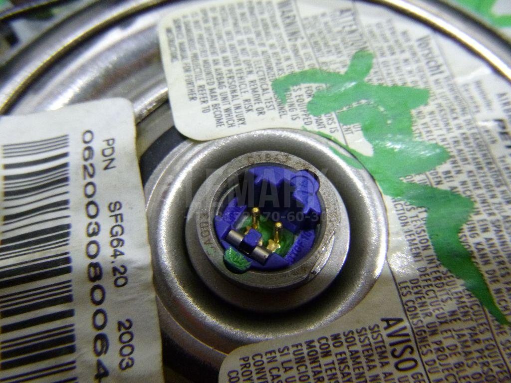 Подушка безопасности в рулевое колесо