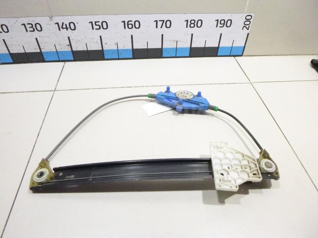 Стеклоподъемник электр. задний правый