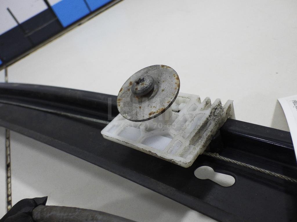 Стеклоподъемник электр. передний правый