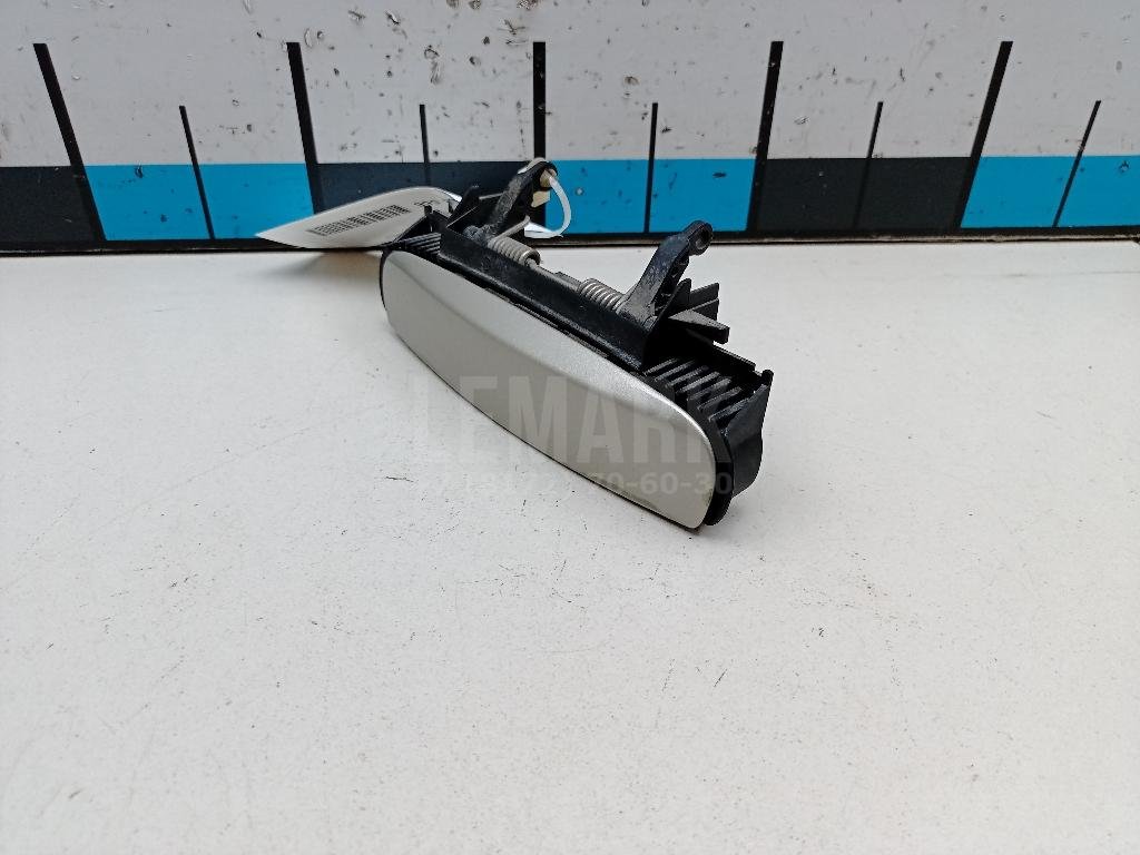 Ручка двери передней наружная правая