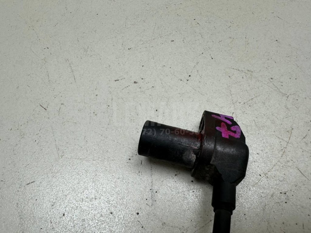 Датчик ABS передний