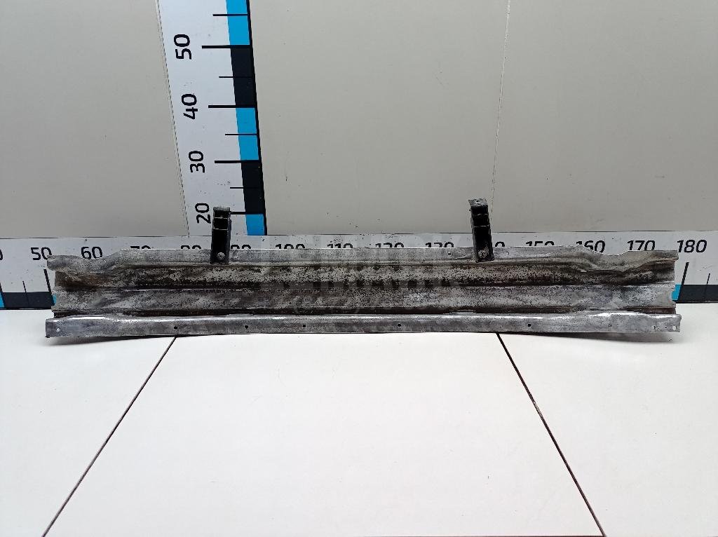 Усилитель заднего бампера