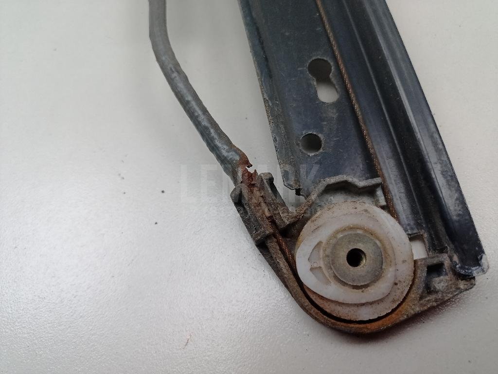 Стеклоподъемник электр. передний правый