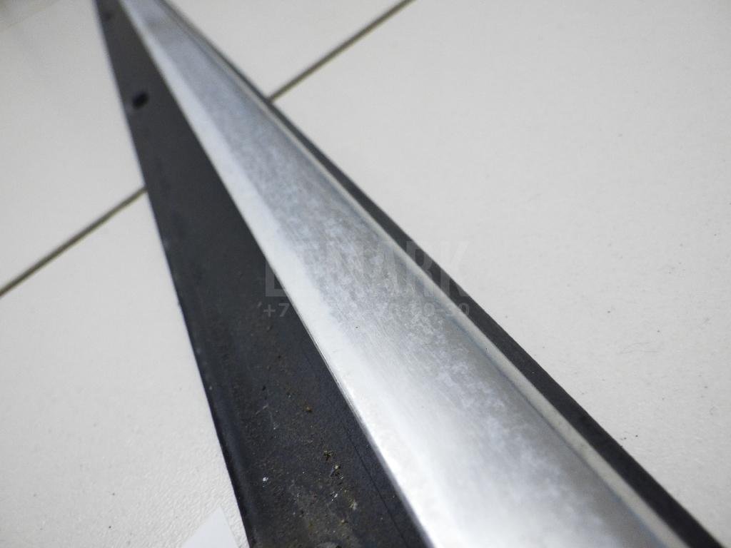 Накладка стекла переднего левого