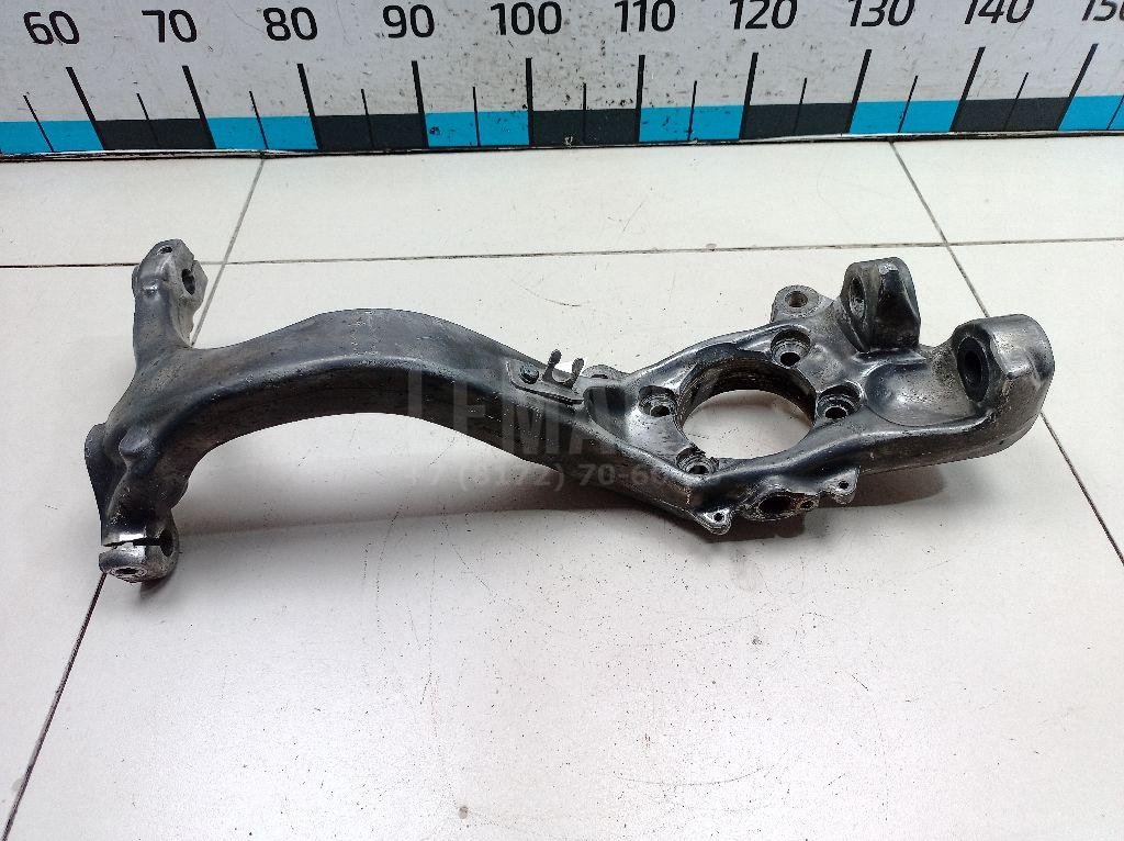 Кулак поворотный передний левый