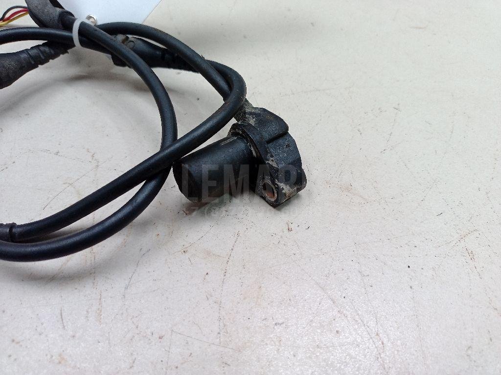 Датчик ABS передний