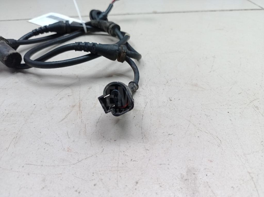 Датчик ABS передний