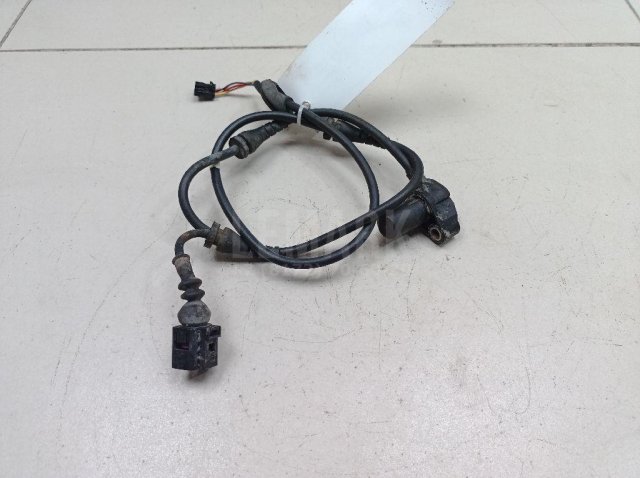 Датчик ABS передний