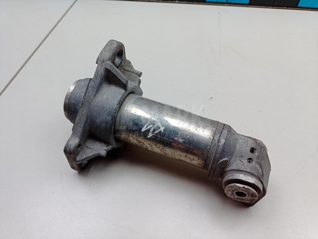 Кронштейн усилителя переднего бампера правый