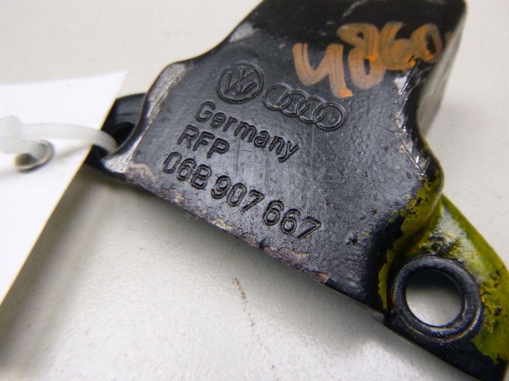 Кронштейн (сопут. товар) для  Audi 80/90 [B3] 1986-1991