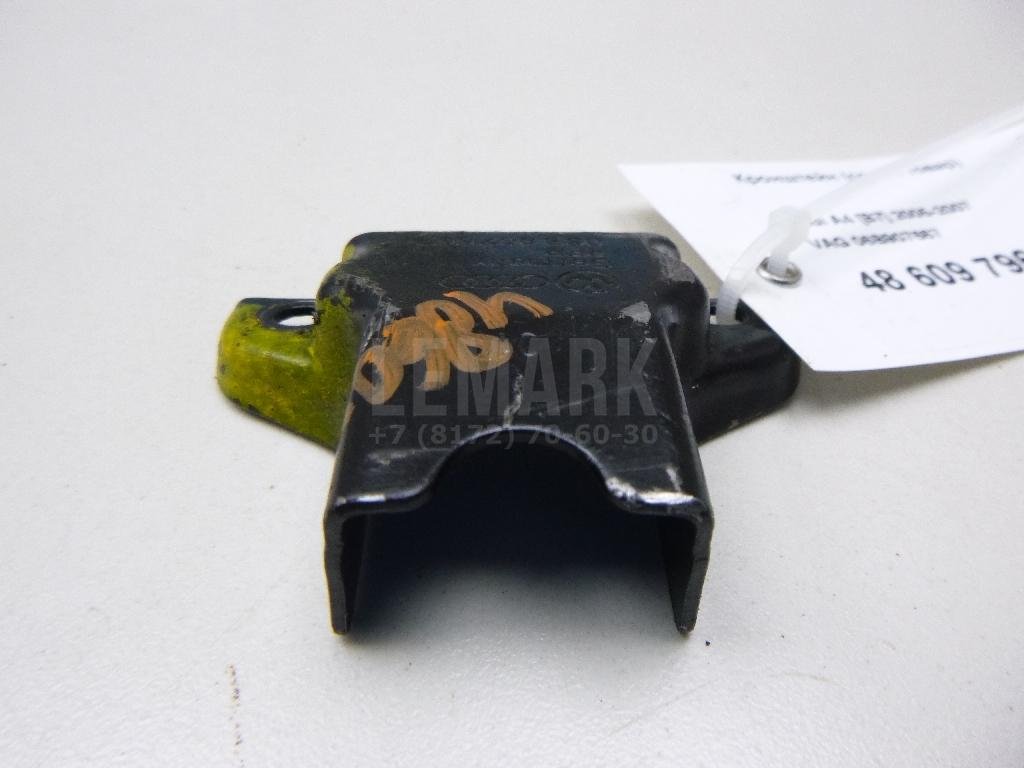 Кронштейн (сопут. товар) для  Audi 80/90 [B3] 1986-1991