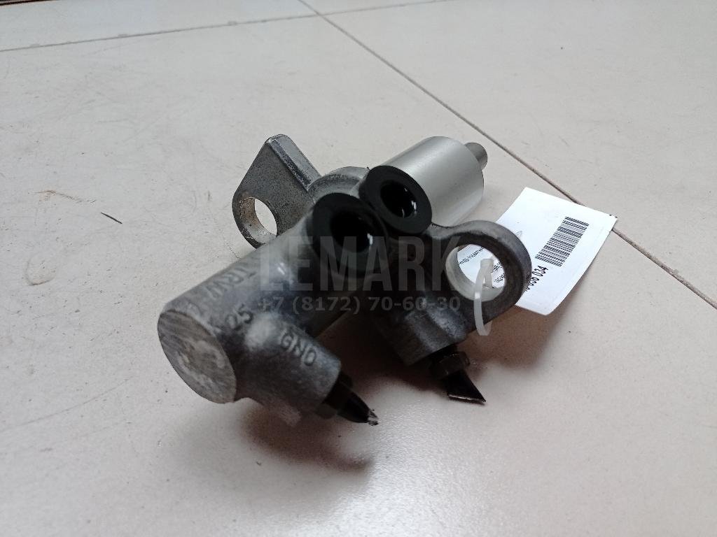 Цилиндр тормозной главный