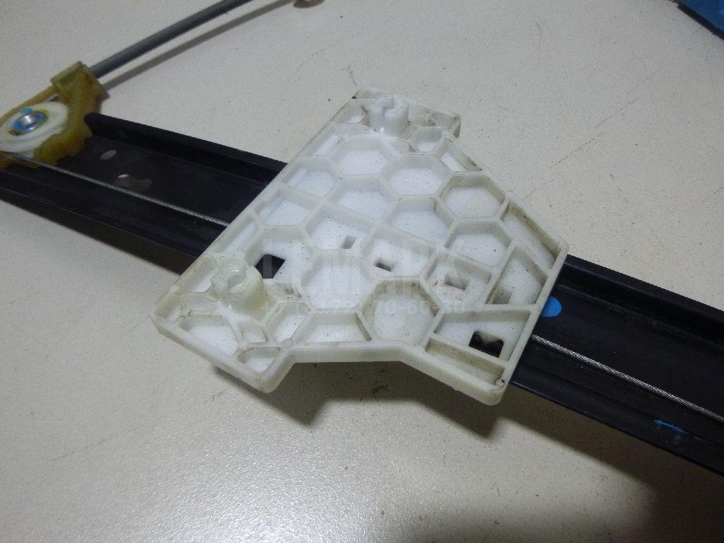 Стеклоподъемник электр. передний правый