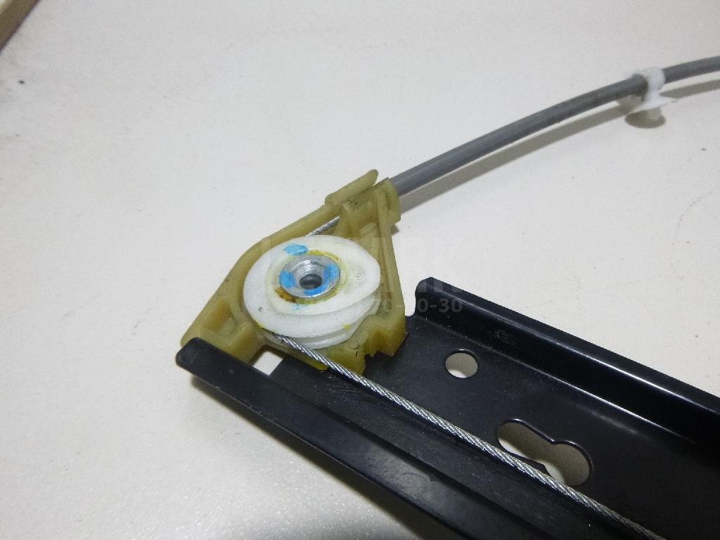 Стеклоподъемник электр. передний правый