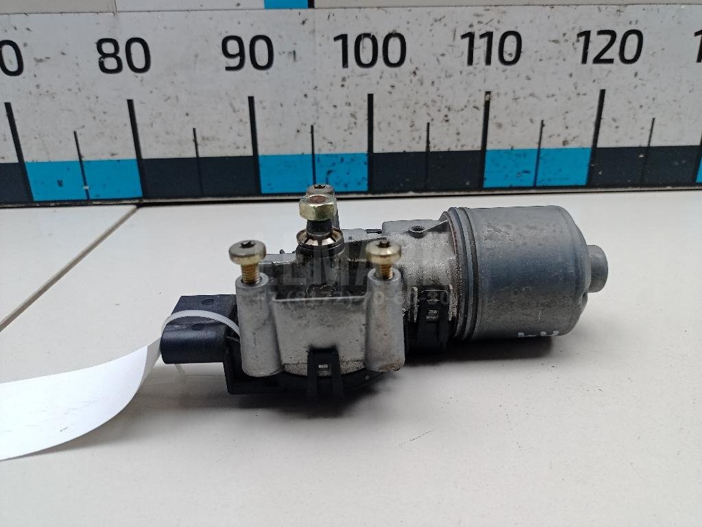 Моторчик стеклоочистителя передний