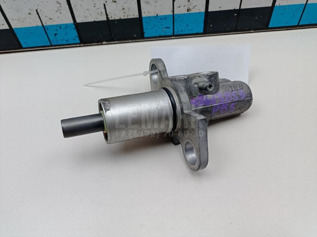 Цилиндр тормозной главный