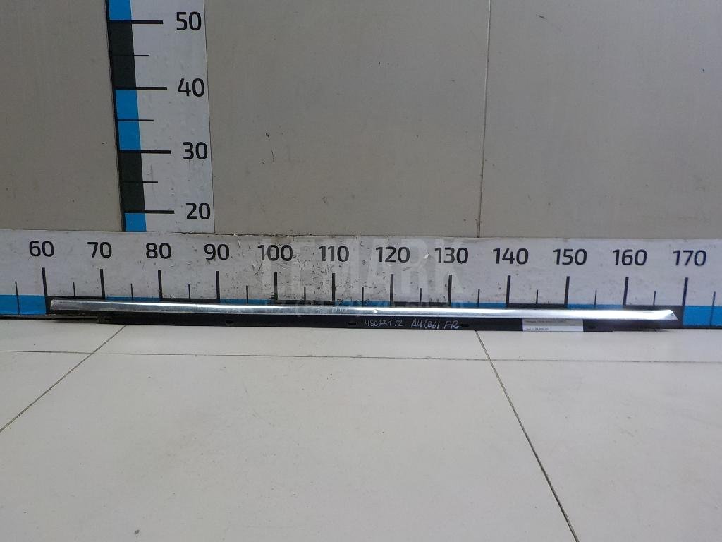 Накладка стекла переднего правого