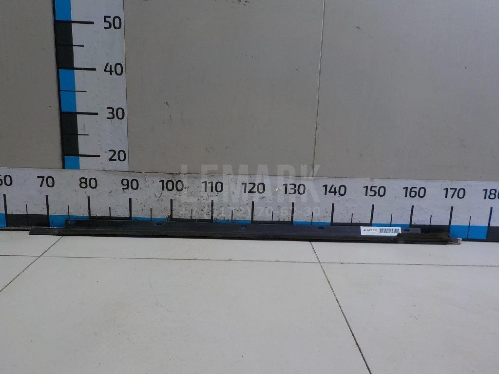 Накладка стекла переднего правого