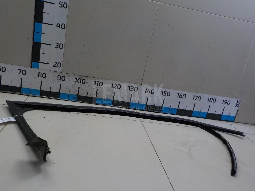 Уплотнитель стекла двери