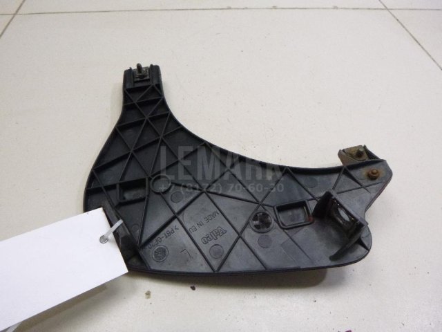 Кронштейн фар левый