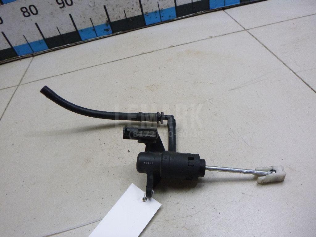 Цилиндр сцепления главный