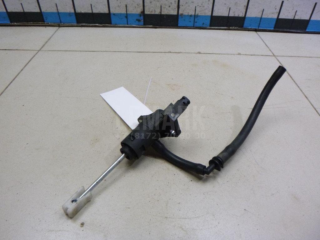 Цилиндр сцепления главный