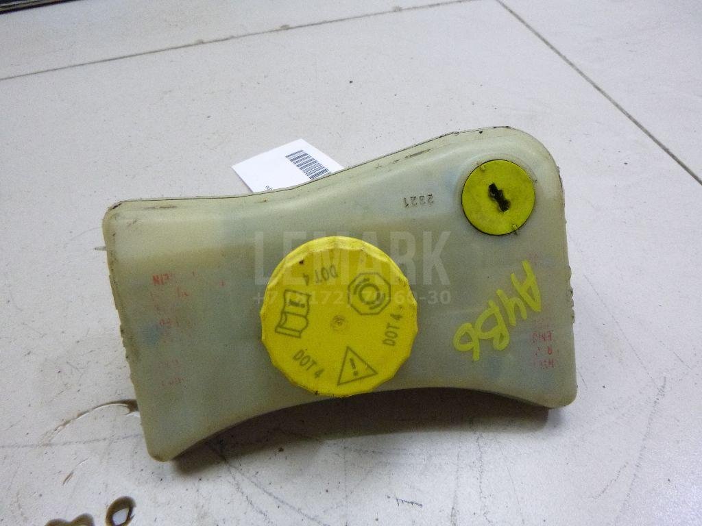 Бачок главного тормозного цилиндра