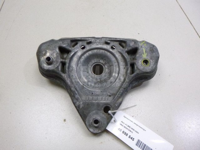 Кронштейн амортизатора