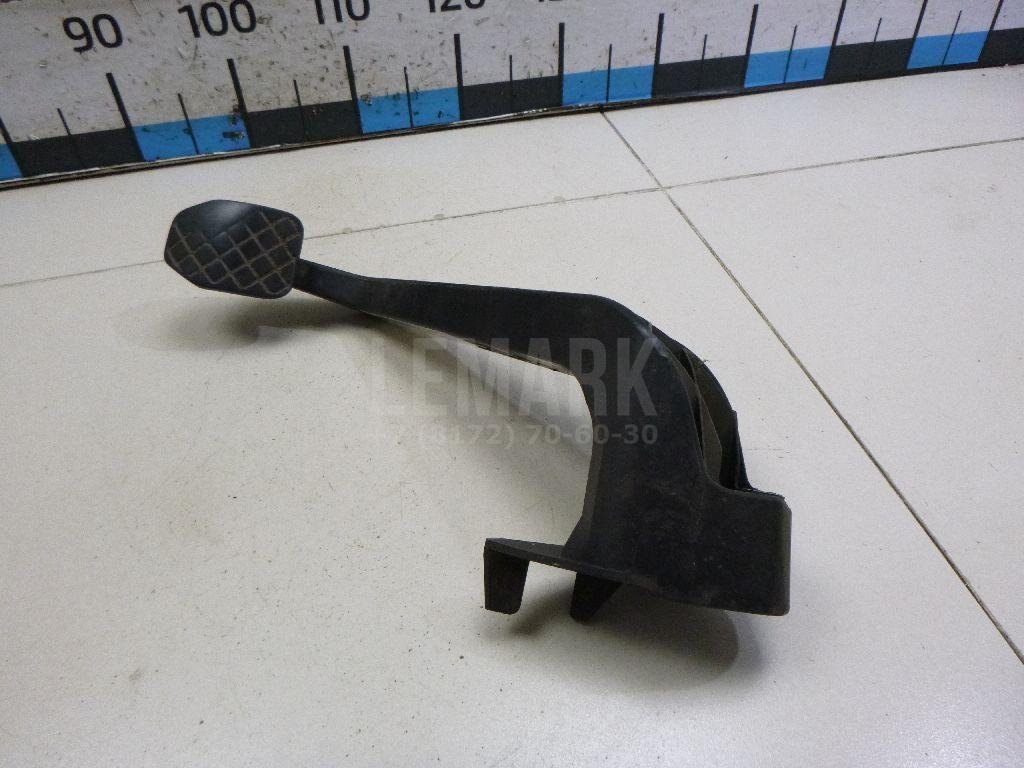 Педаль сцепления