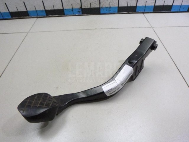 Педаль тормоза