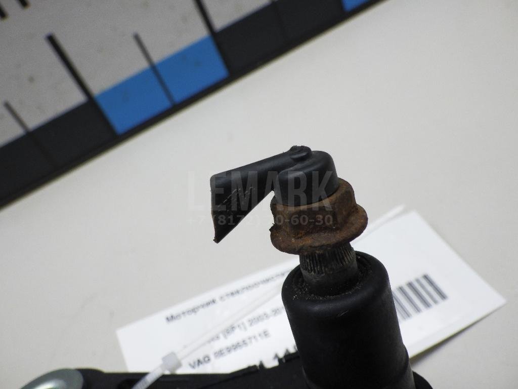 Моторчик стеклоочистителя задний