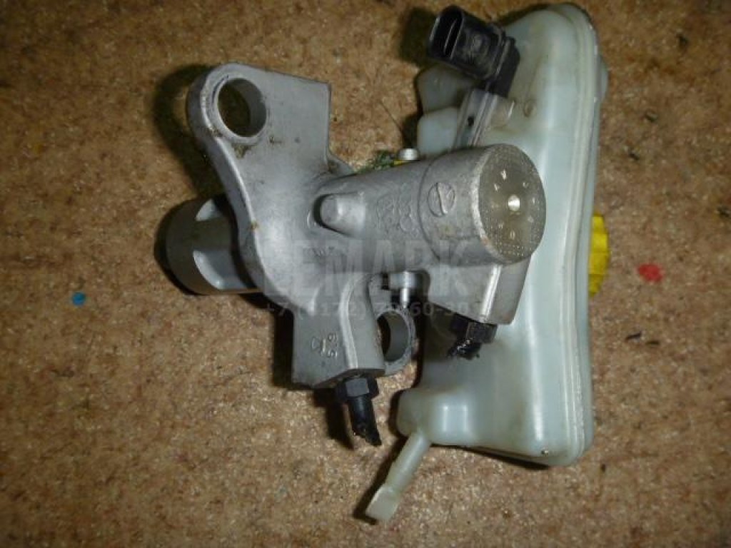 Цилиндр тормозной главный