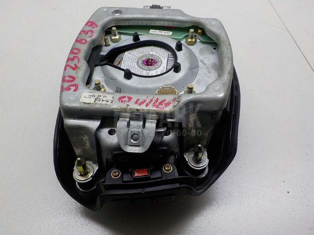 Подушка безопасности в рулевое колесо