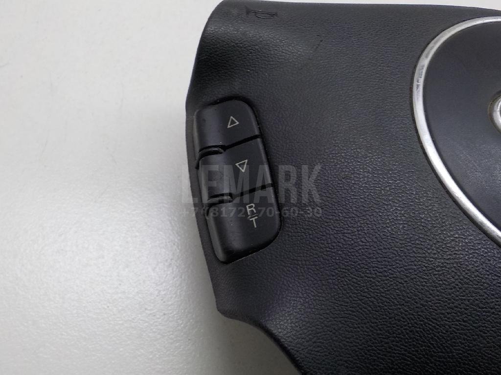 Подушка безопасности в рулевое колесо