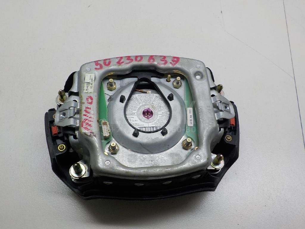 Подушка безопасности в рулевое колесо