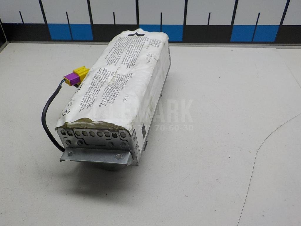 Подушка безопасности пассажирская (в торпедо)