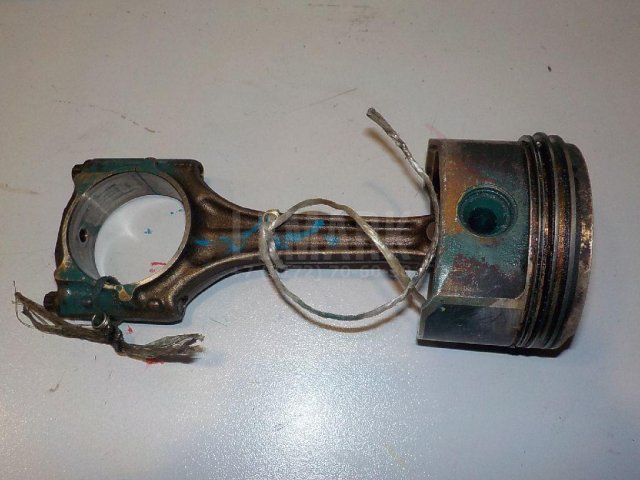 Поршень с шатуном