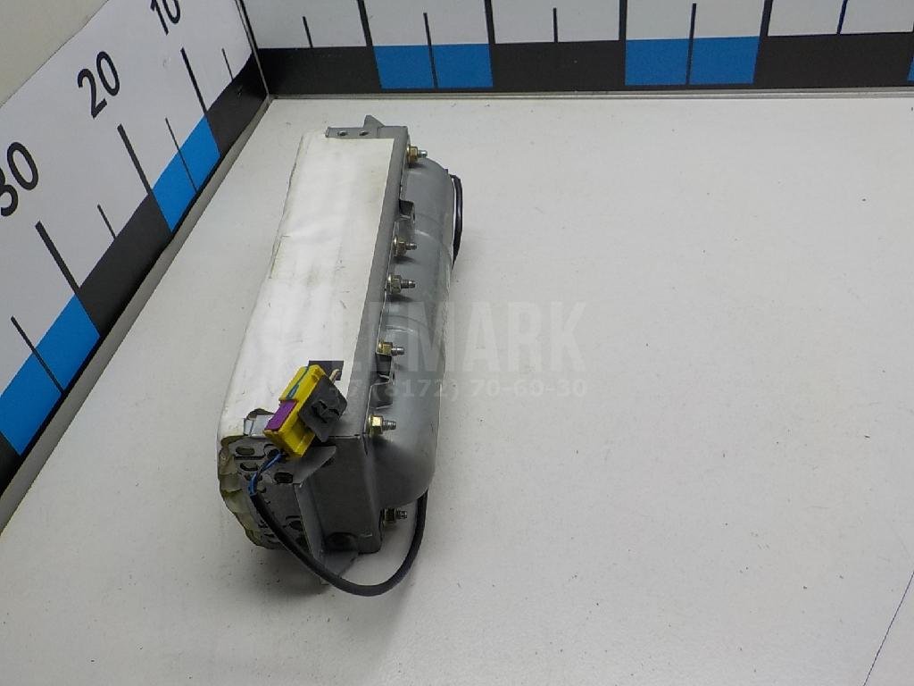 Подушка безопасности пассажирская (в торпедо)