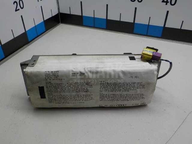 Подушка безопасности пассажирская (в торпедо)