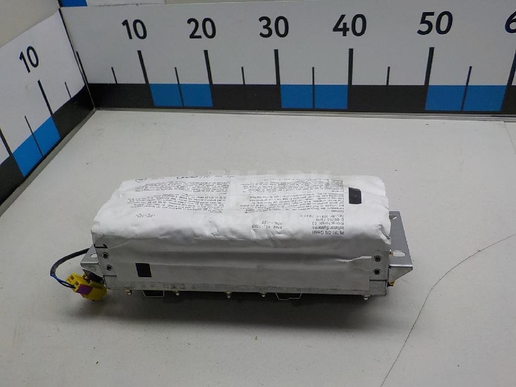 Подушка безопасности пассажирская (в торпедо)