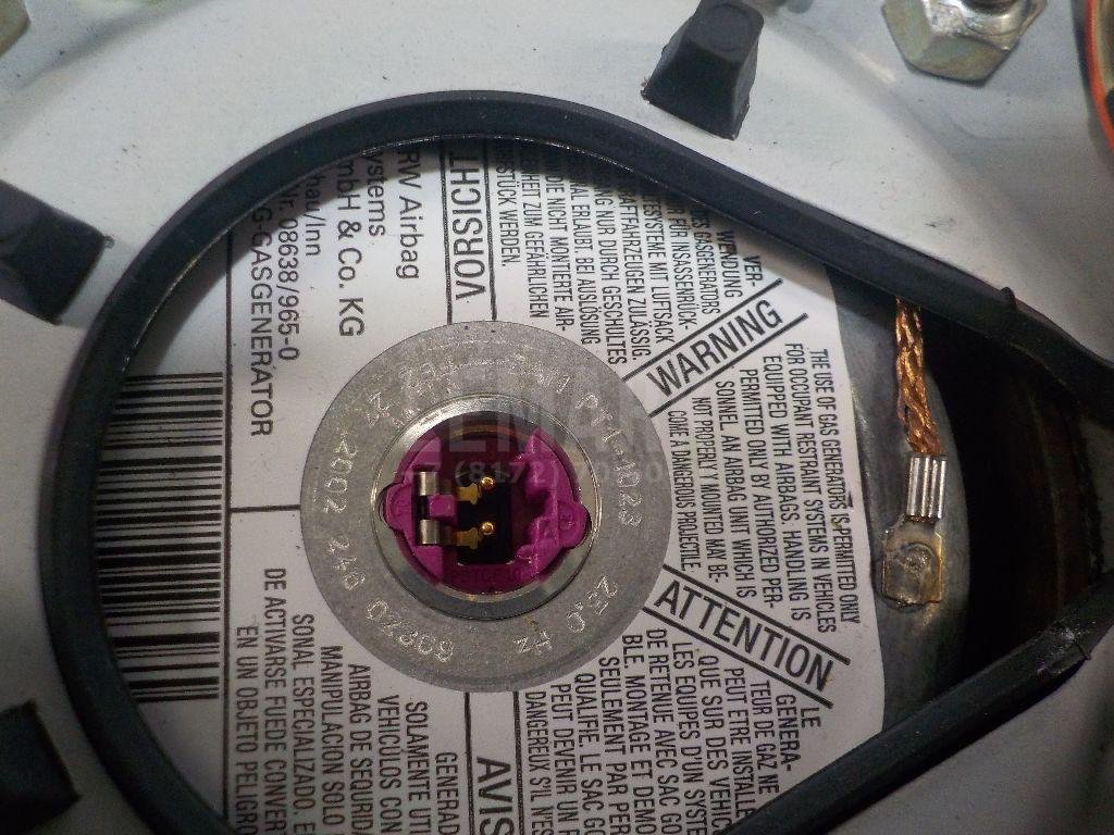 Подушка безопасности в рулевое колесо